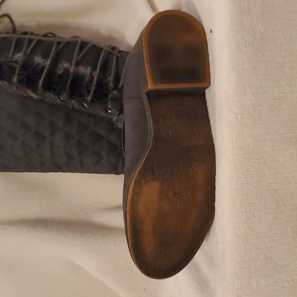 Boots - Picture 8 of 11